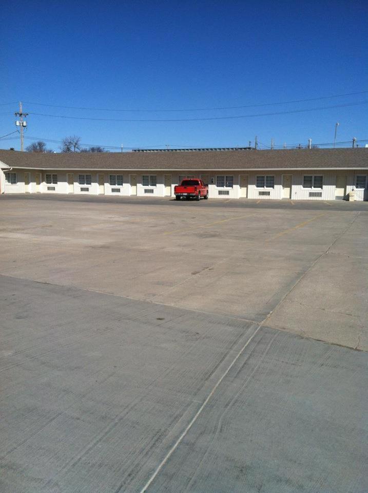 Brooks Motel Norton Exterior photo